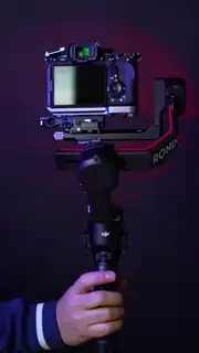 Camera su gimbal in movimento