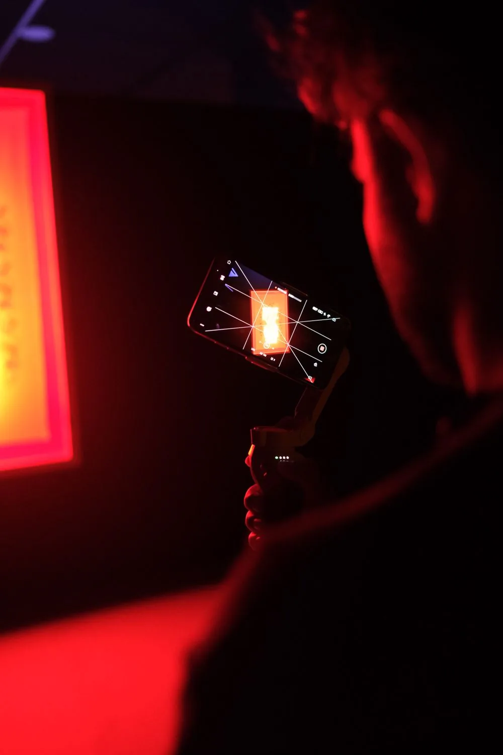 Smartphone auf einem Gimbal bei einer Aufnahme
